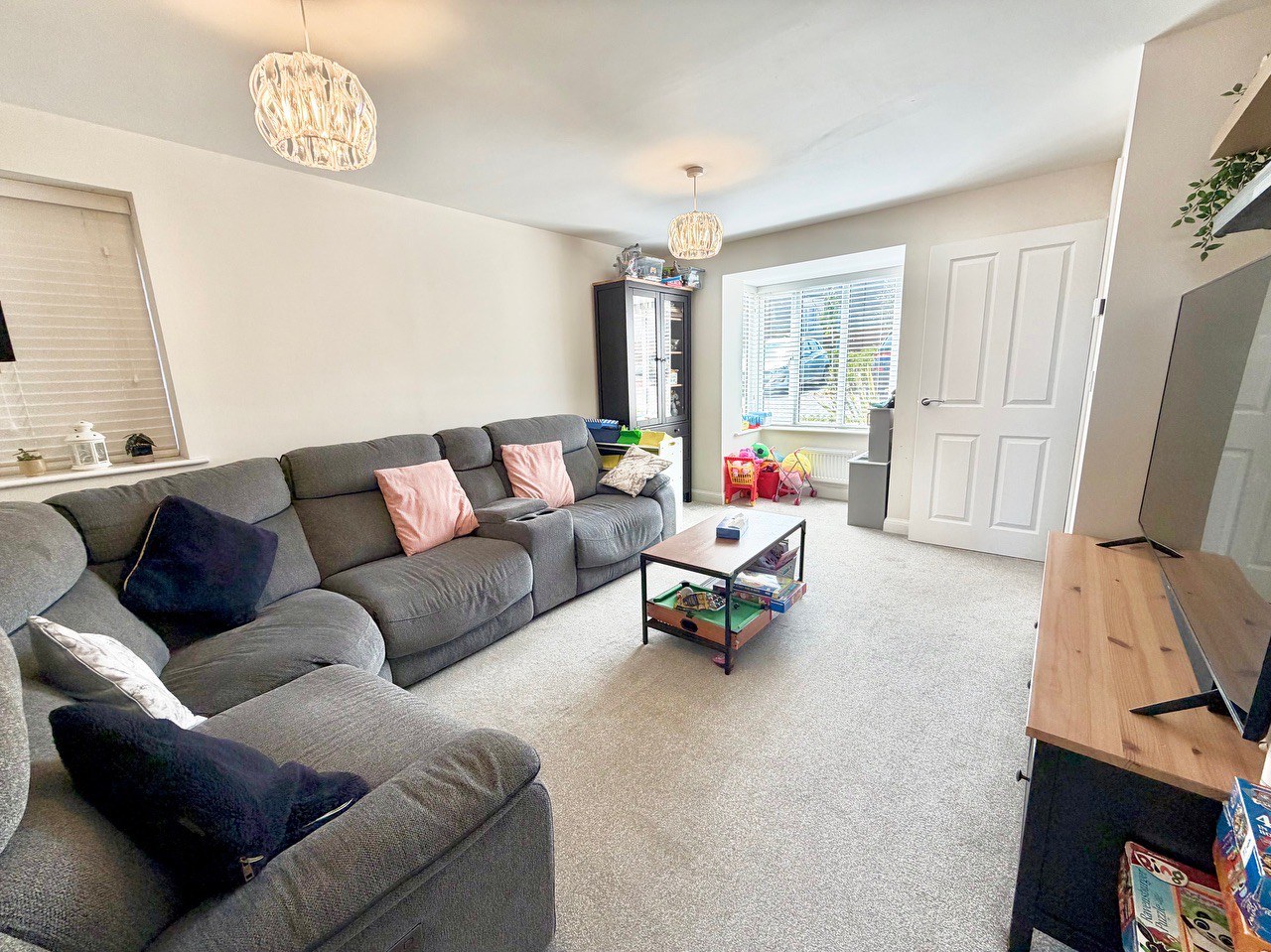 Kitchener Drive, Eaton Leys, MK17, photo 4