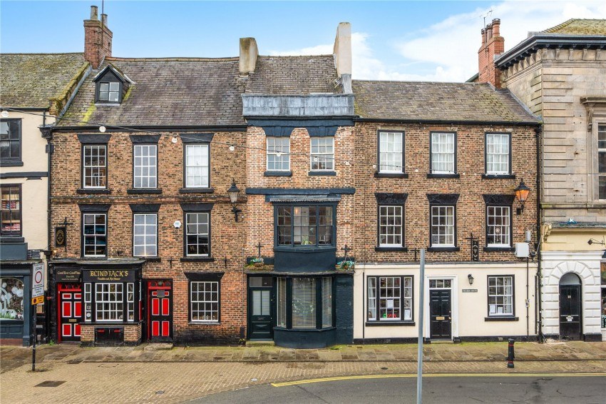 3 bed terraced for sale in Market Place, Knaresborough