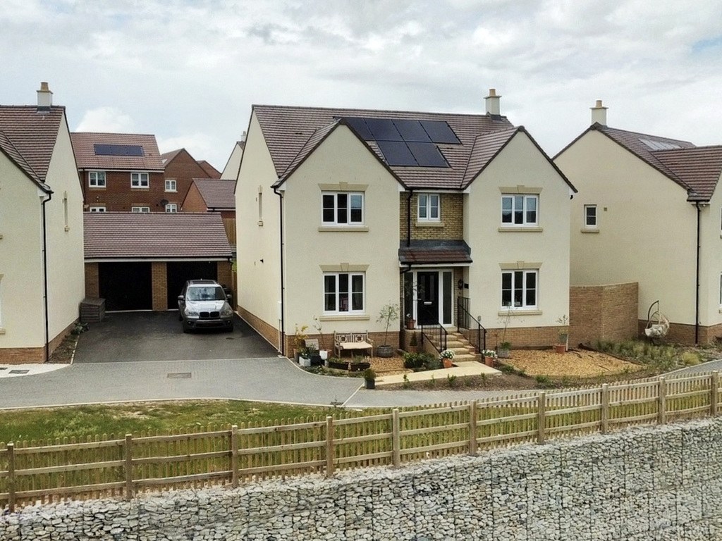 Pomona Close, Rumwell