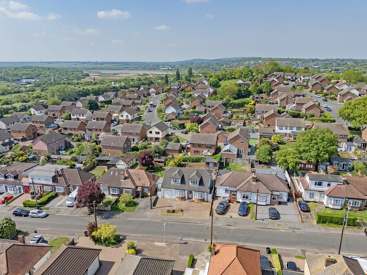 Brackendale Avenue, Basildon, SS13, photo 20