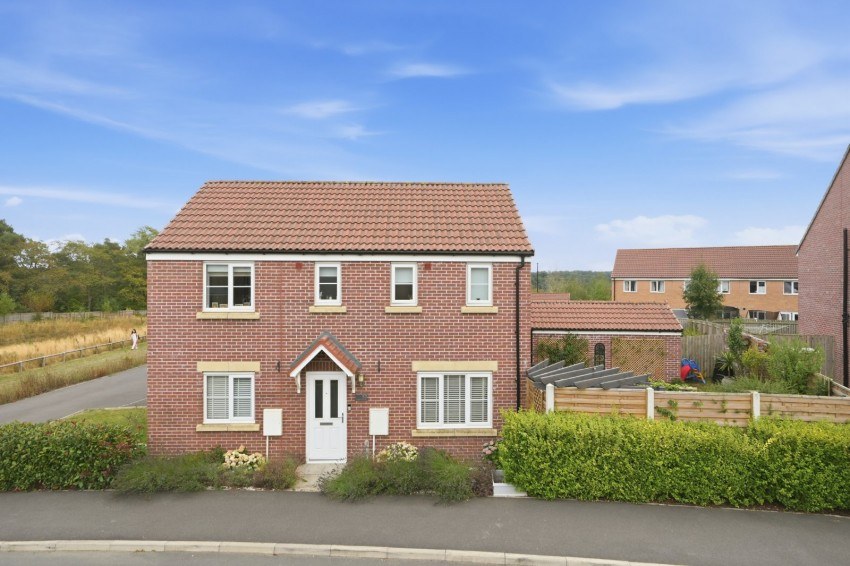 3 bed detached for sale in Ribblehead Road, Harrogate