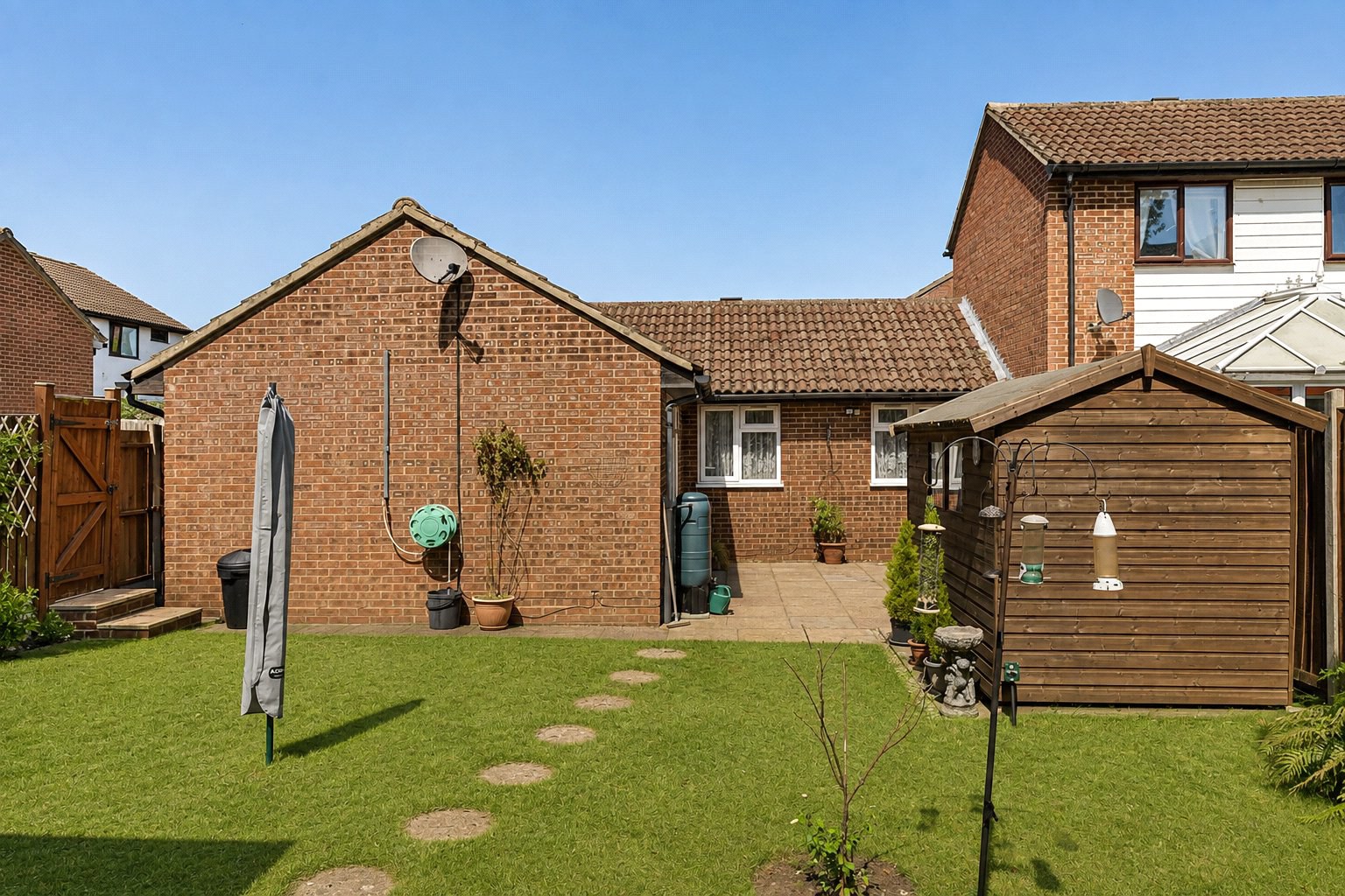 Montrose Close, Whitehill, Bordon, Hampshire, GU35, photo 10
