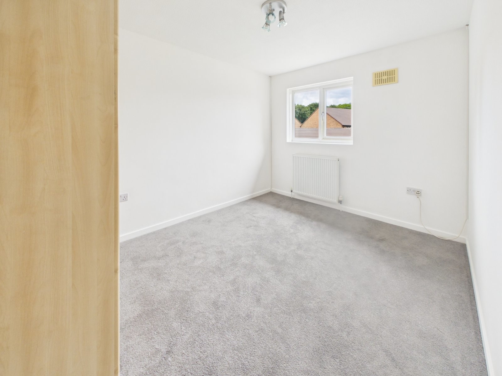 Vicarage Way, Colnbrook, Berkshire, SL3, photo 9