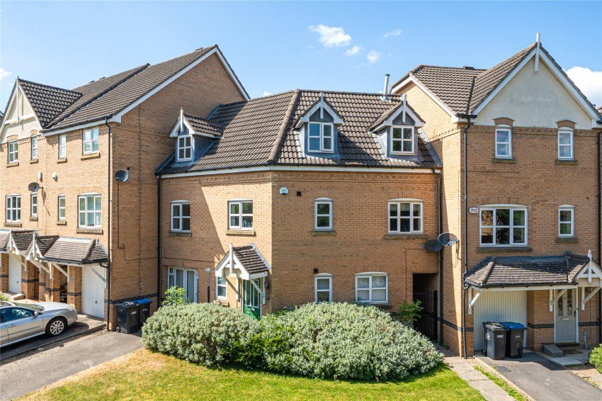 6 bed terraced for sale in Nightingale Drive, Harrogate