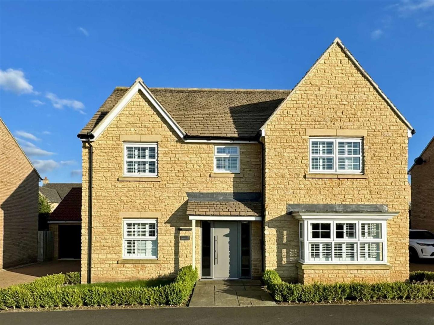 Sissons Close