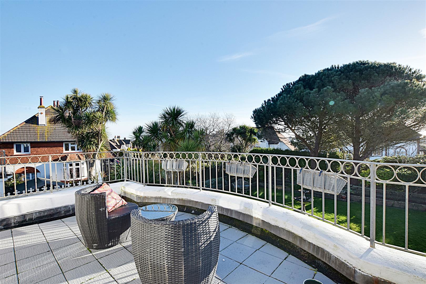 Richmond Avenue, Bexhill-On-Sea, photo 23