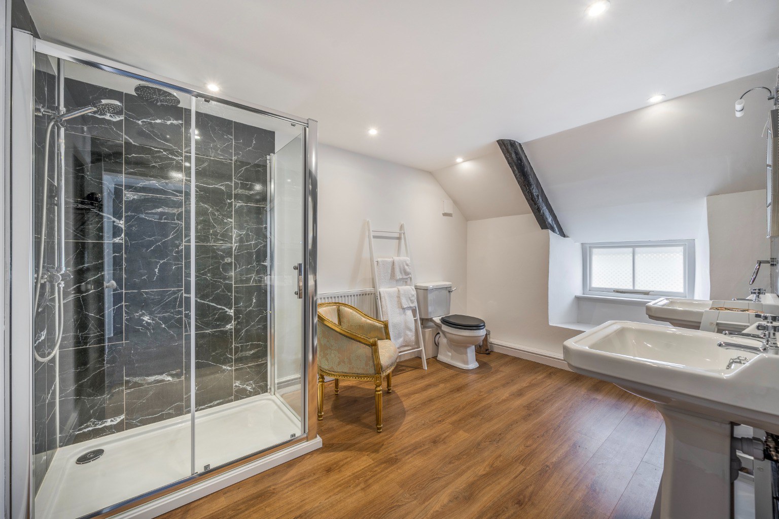 Praze, Three Storey Grade 2 Listed Cottage, photo 16