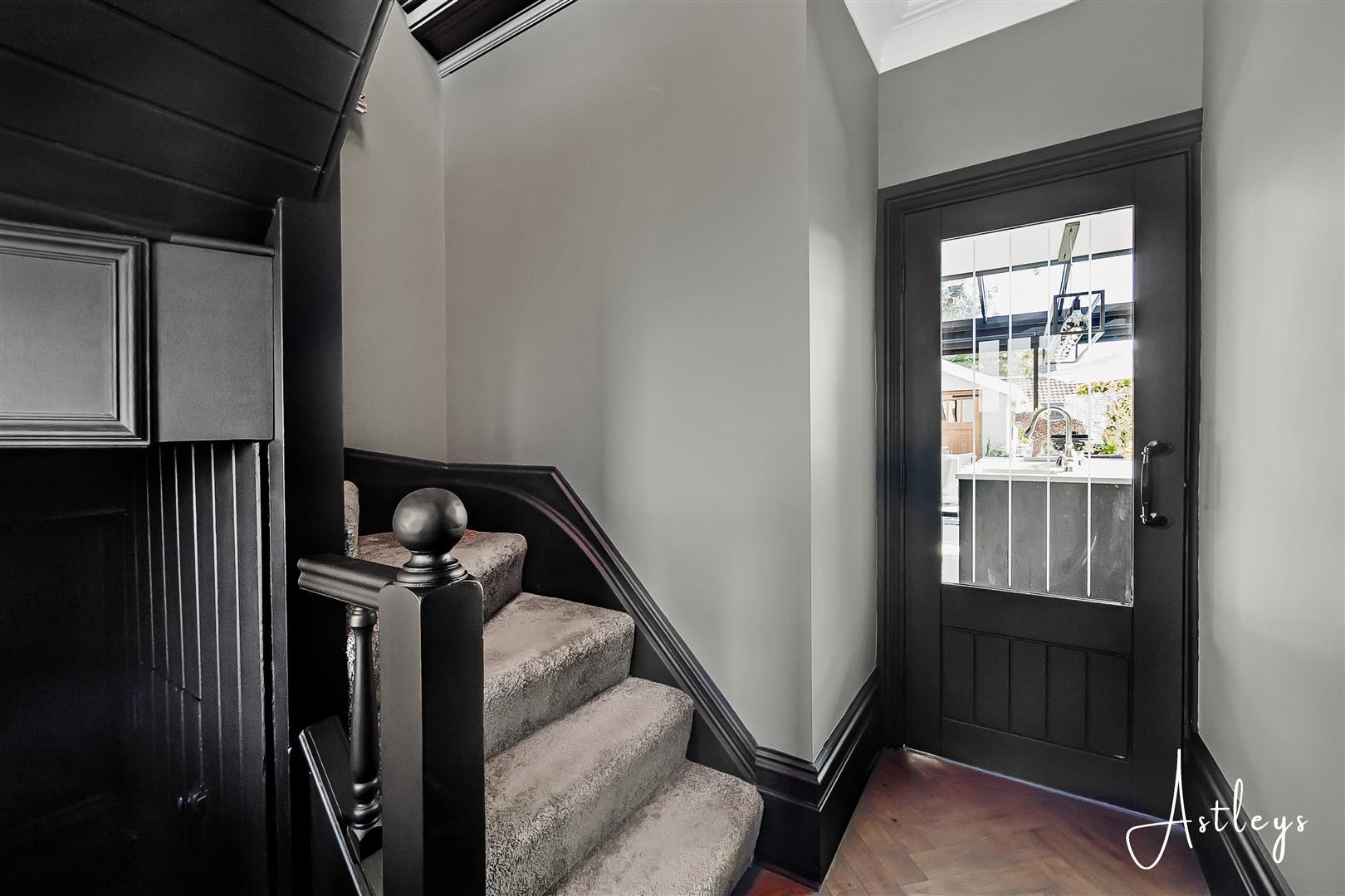 Chestnut Road, Neath, photo 6