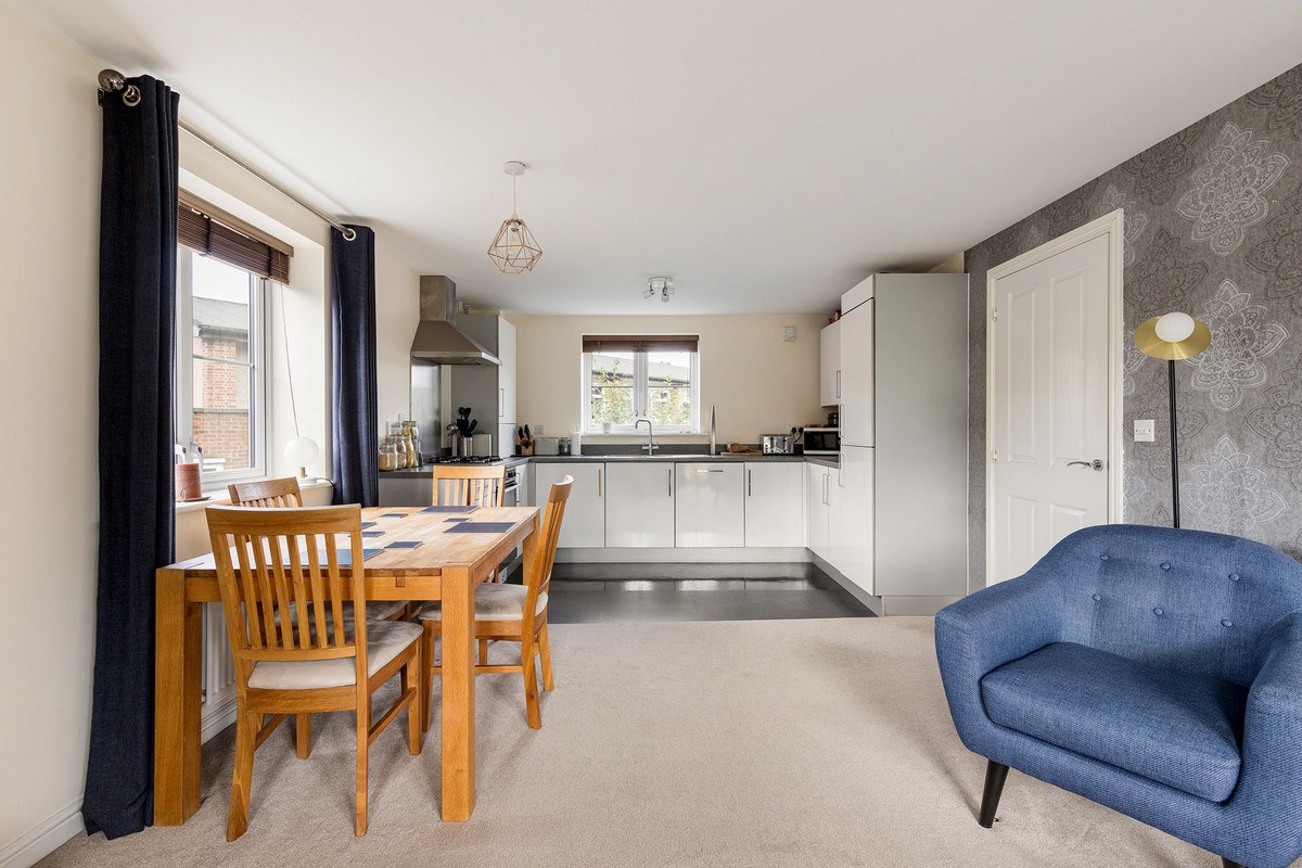Albermarle House, Bernwelle Avenue, Romford, RM3, photo 3