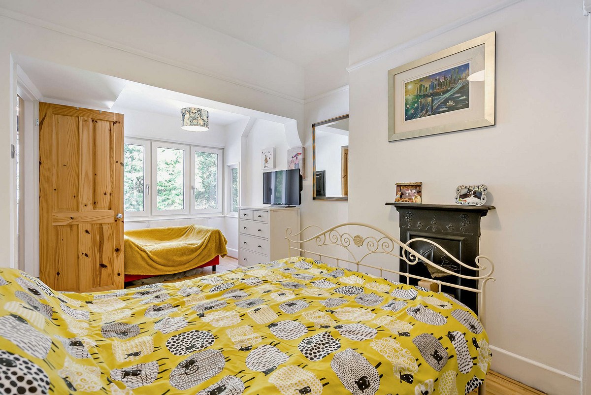 Debden Lane, Loughton, IG10, photo 9