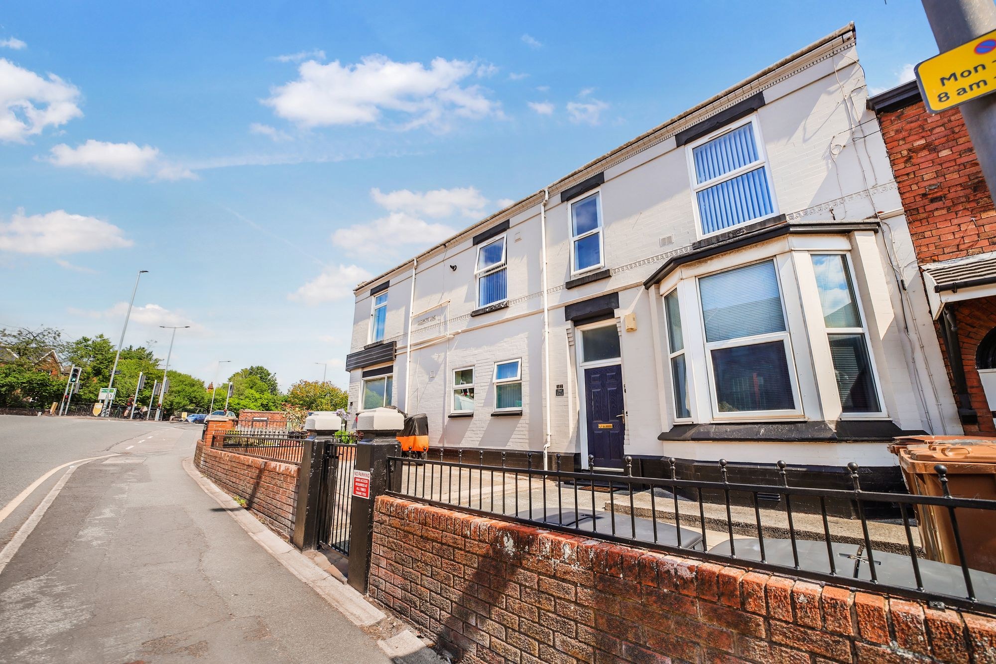 flat to rent in Lugsmore Lane