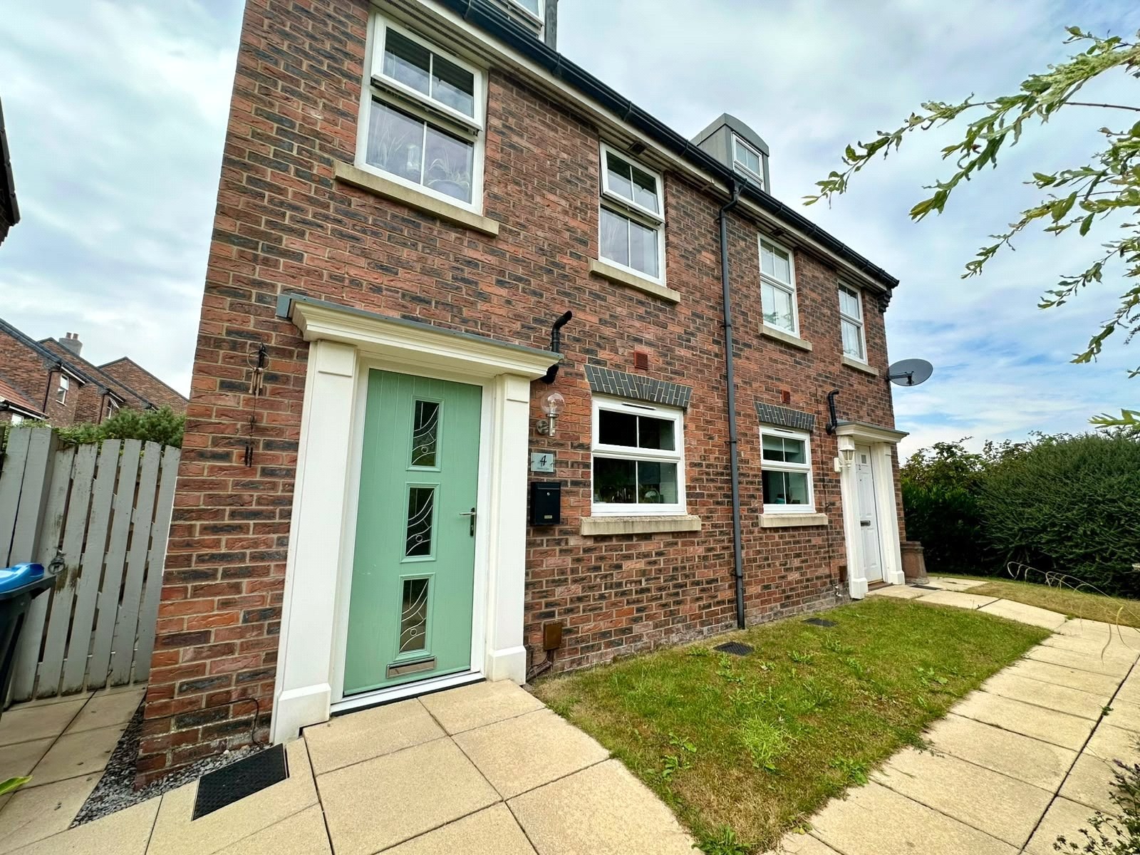 Shaws Close