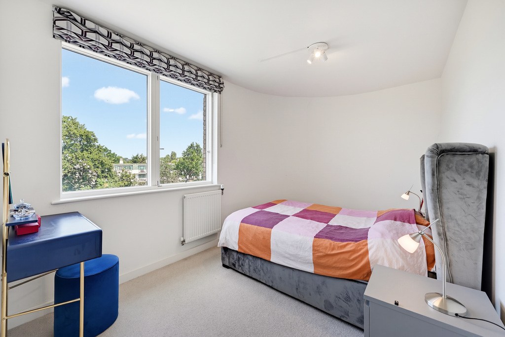 Relph Court, Kenneth Way, Ealing, London, W5, photo 9
