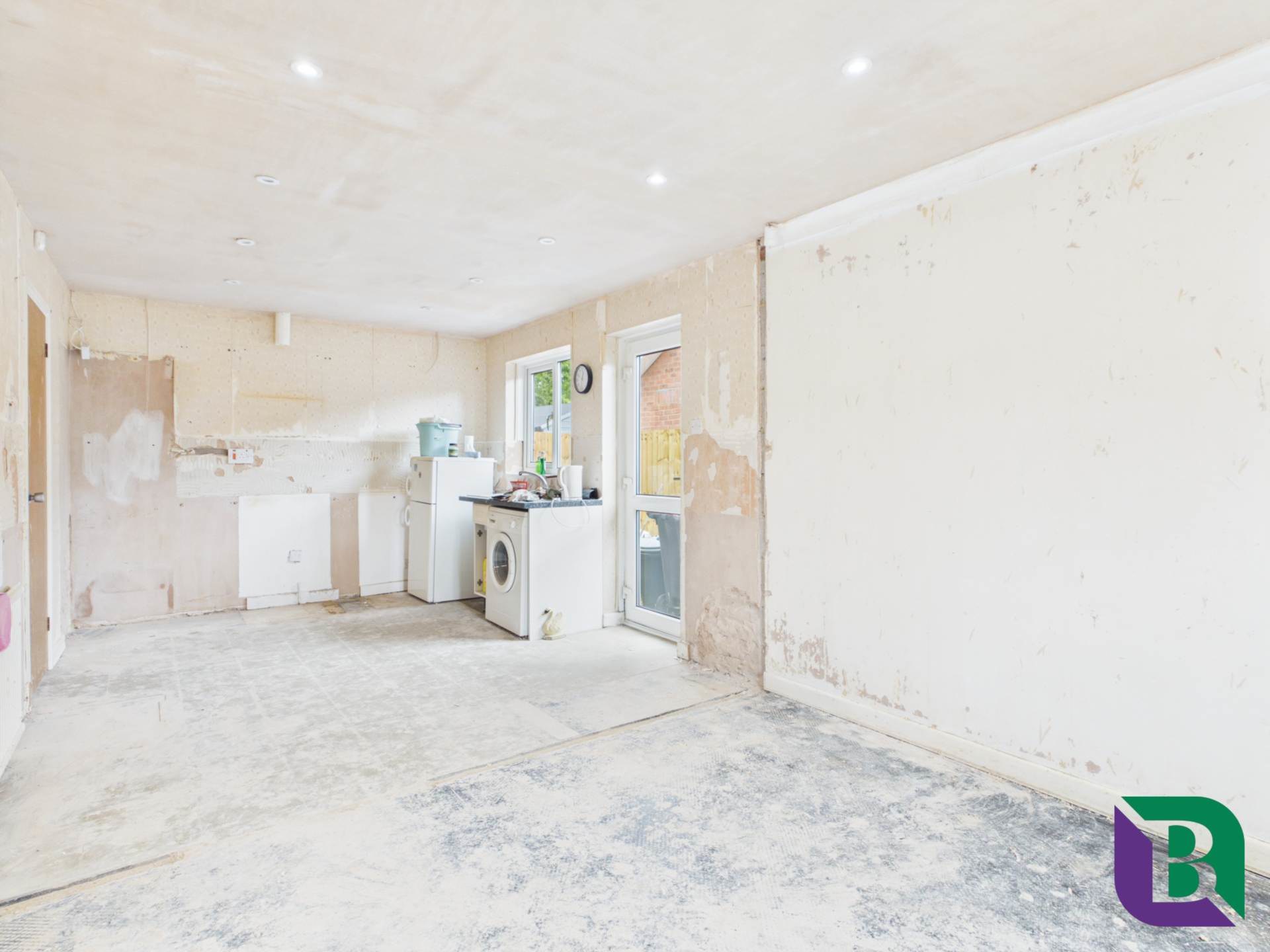 Atherstone Court, Two Mile Ash, photo 2