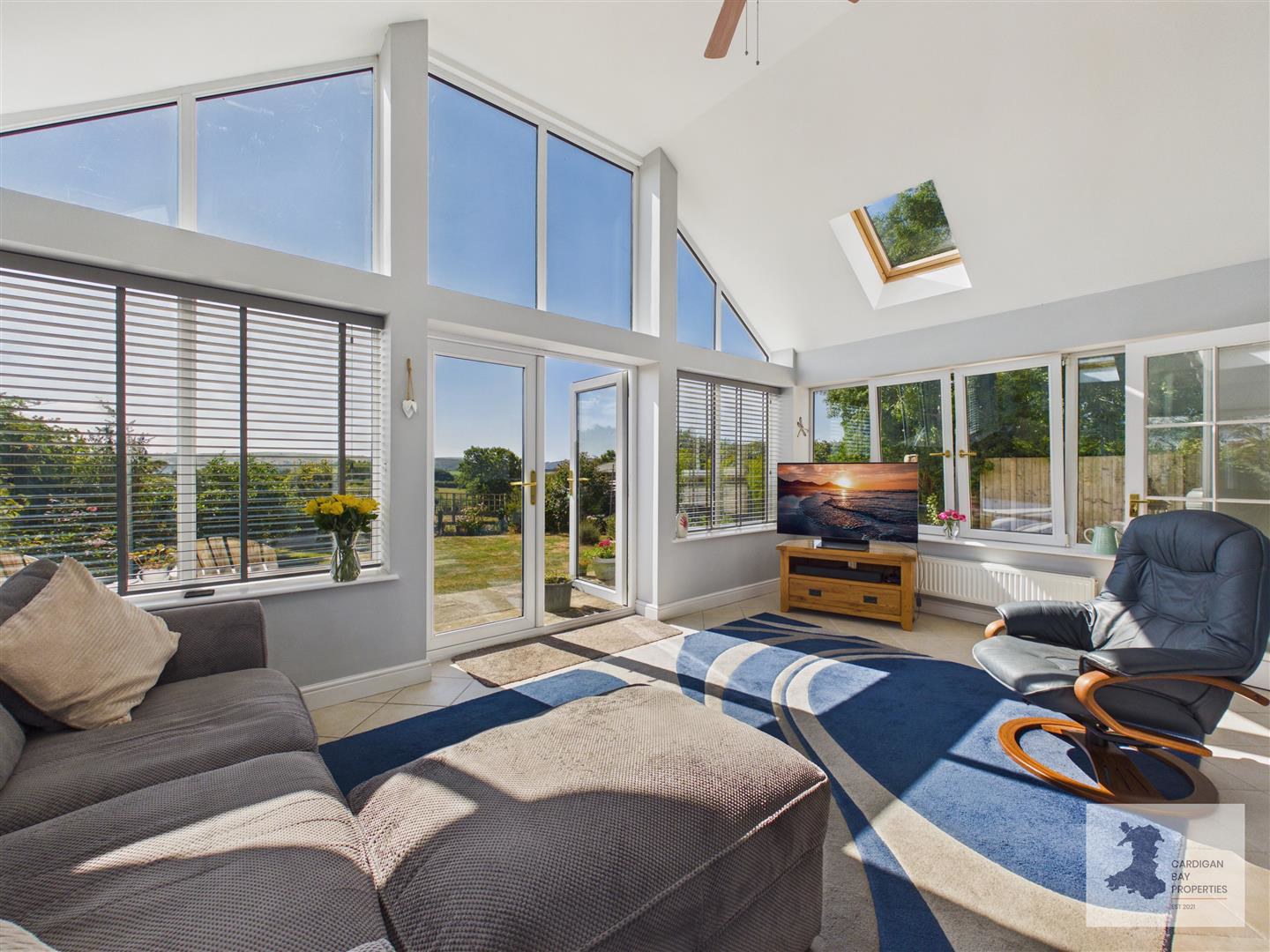 Caemorgan Road, Cardigan, photo 15