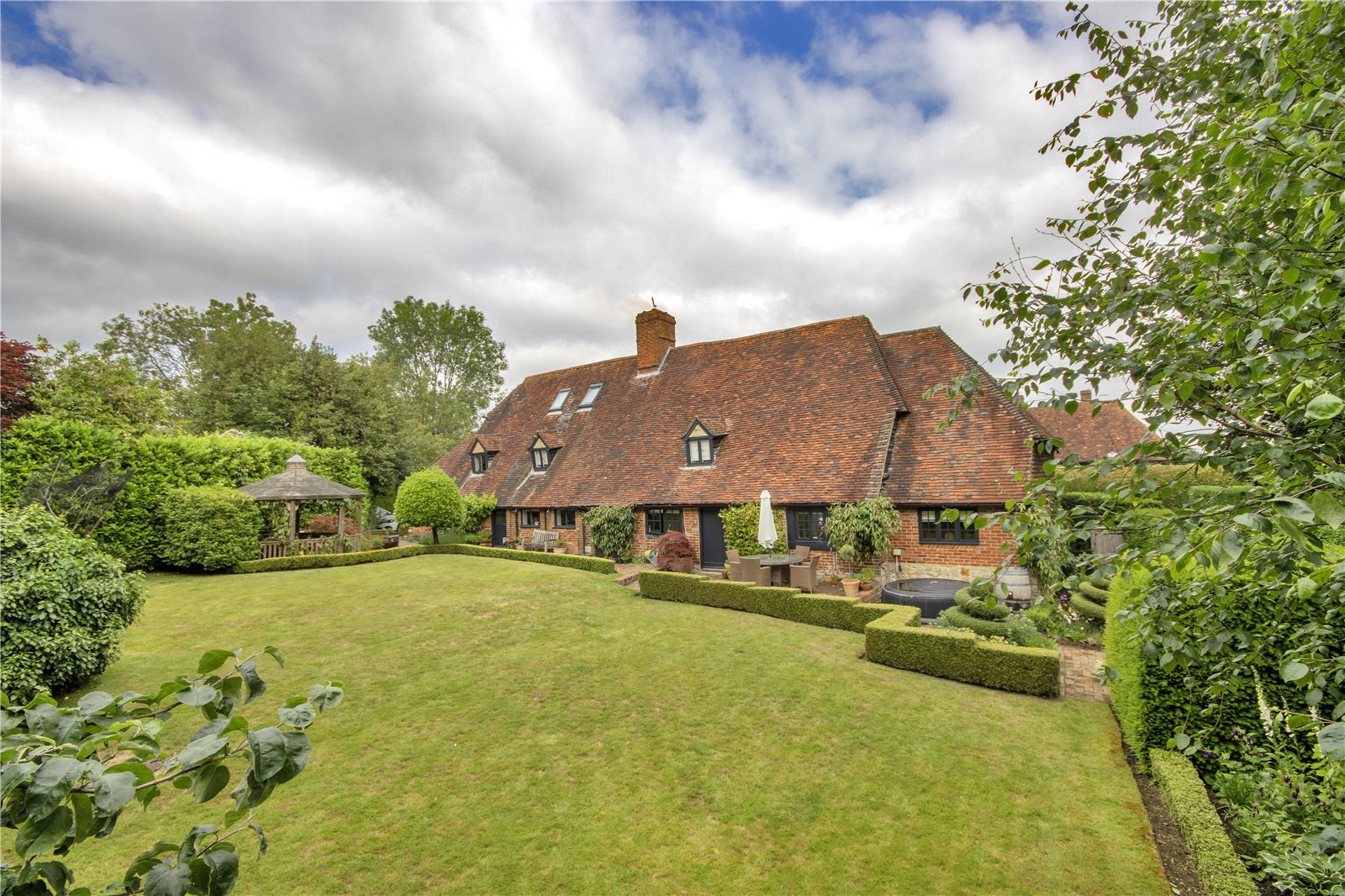 Dukes Place Cottage, Mereworth Road, West Peckham, Maidstone, Kent, ME18, photo 3