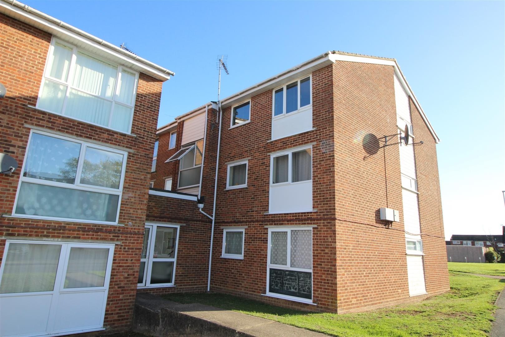 Trafalgar Court