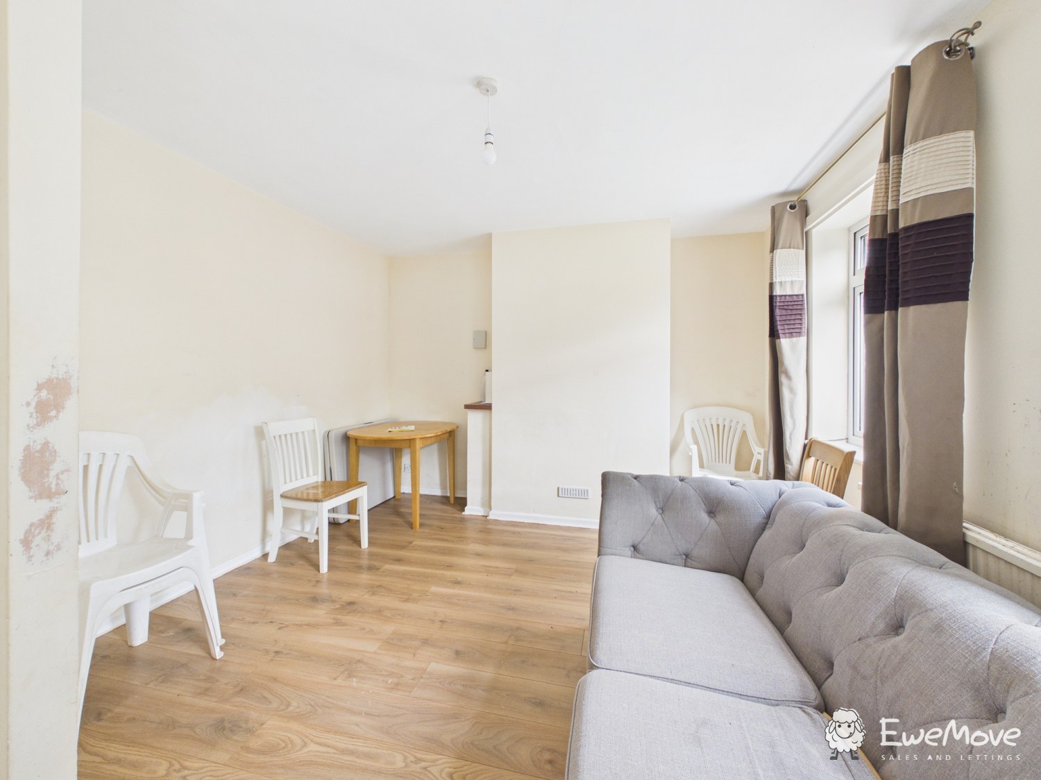 28 Stuart Crescent, Winchester, photo 2