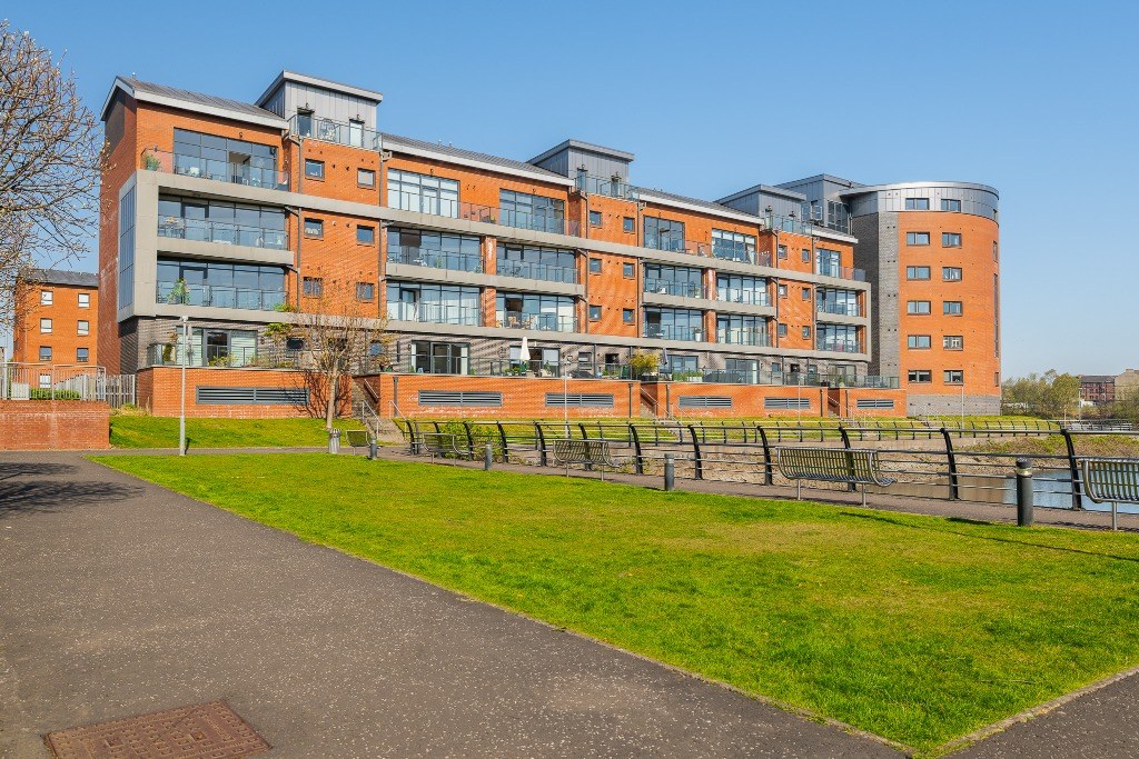 Two bedroom apartment with river views in popular Ferry Village.