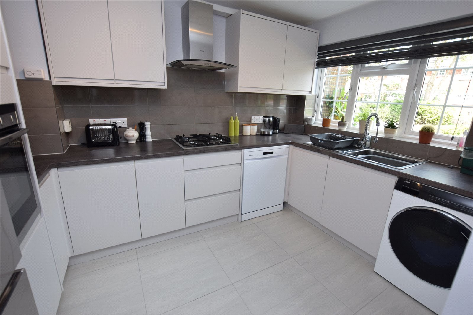 Sidlaws Road, Farnborough, Hampshire, GU14, photo 2