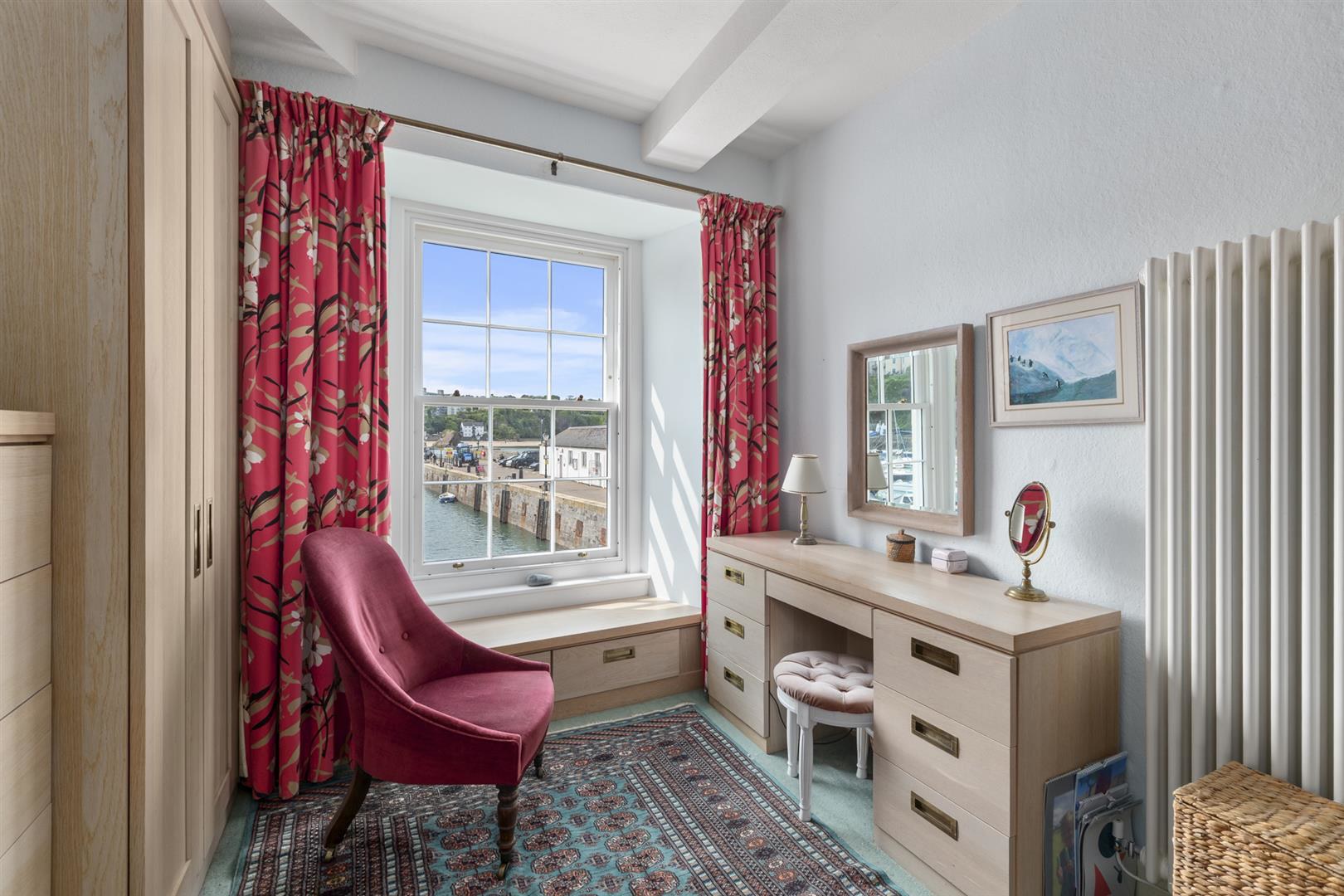Pier Hill, Tenby, photo 18