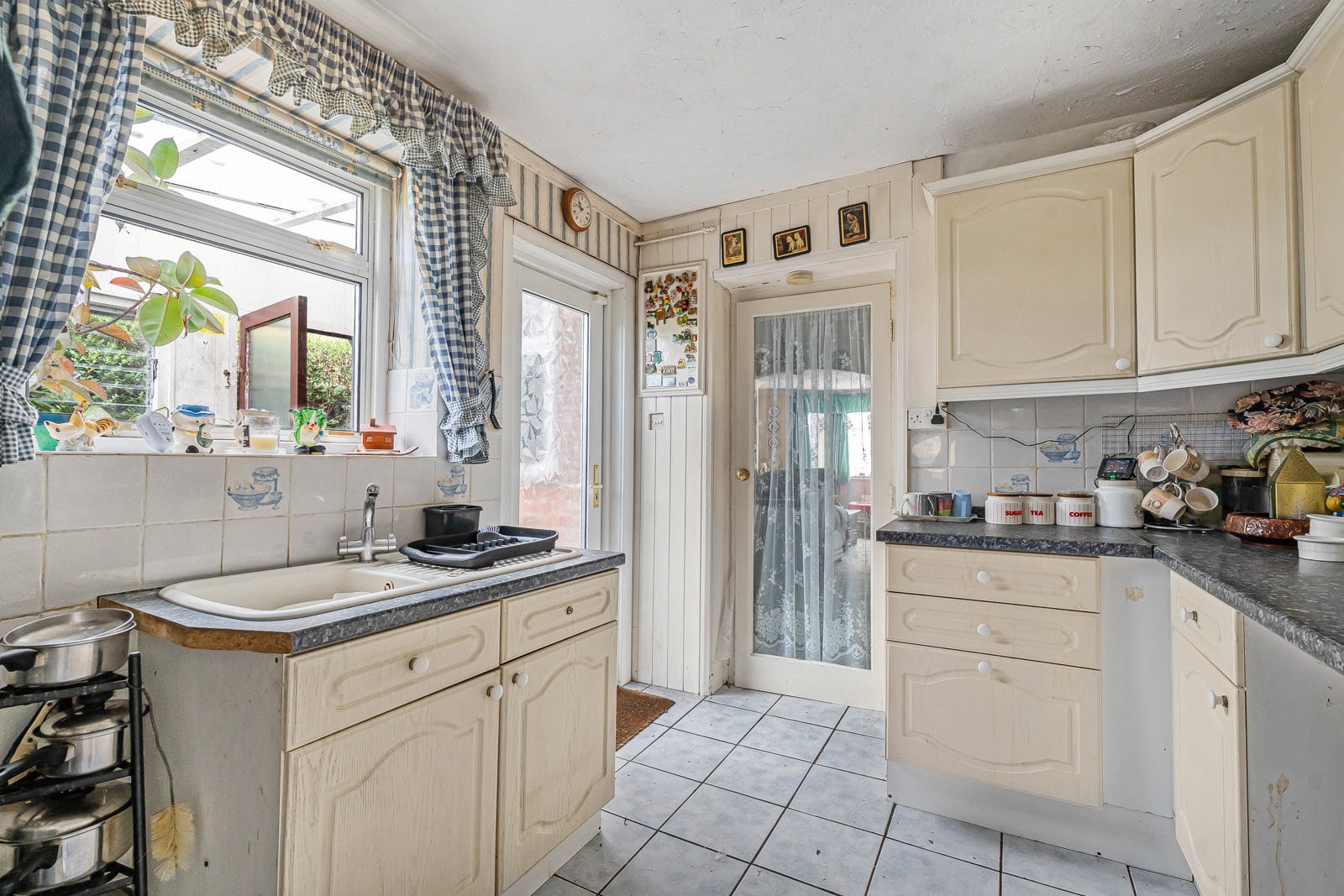 Main Road, Bucks Horn Oak, Farnham, Hampshire, GU10, photo 3