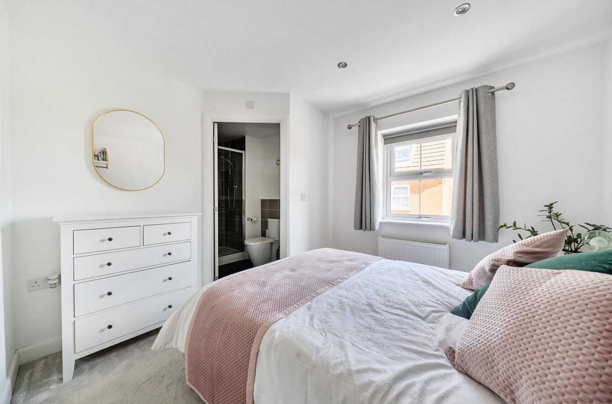 Odiham Drive, Newbury, RG14, photo 11
