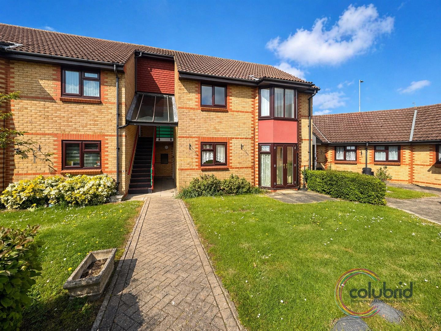 Brackendale Court