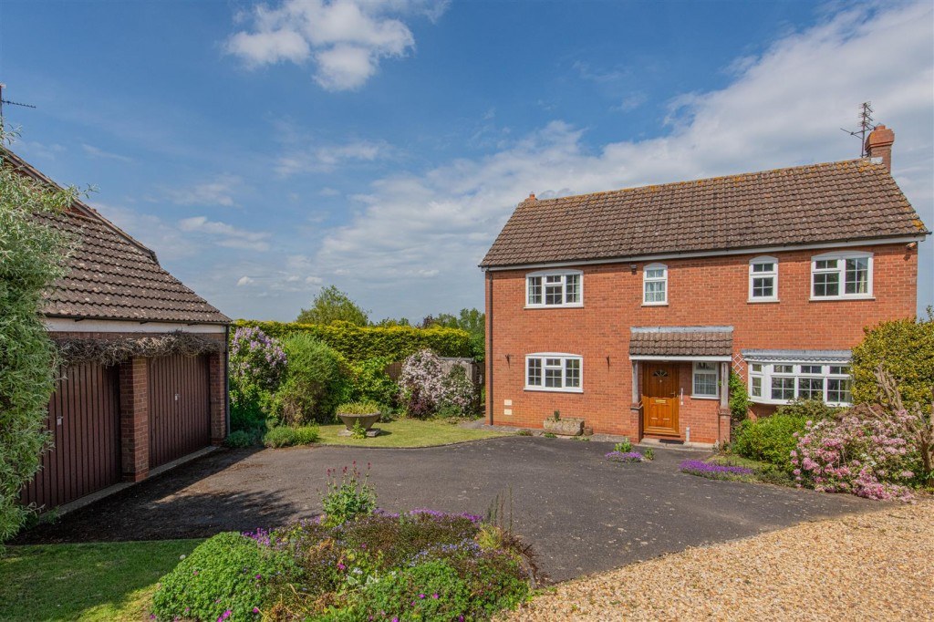 4 bed House - Detached Sold Subject to Contract Weinahr Close