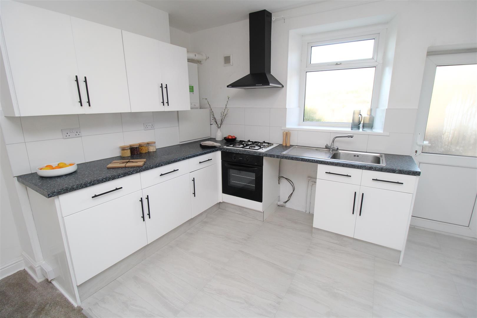House - Terraced For Rent Main Road