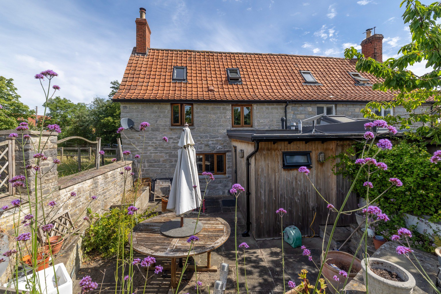 Pretty period cottage in popular village of Butleigh, photo 24