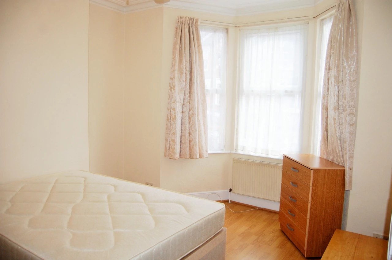 Halley Road (Room 1)