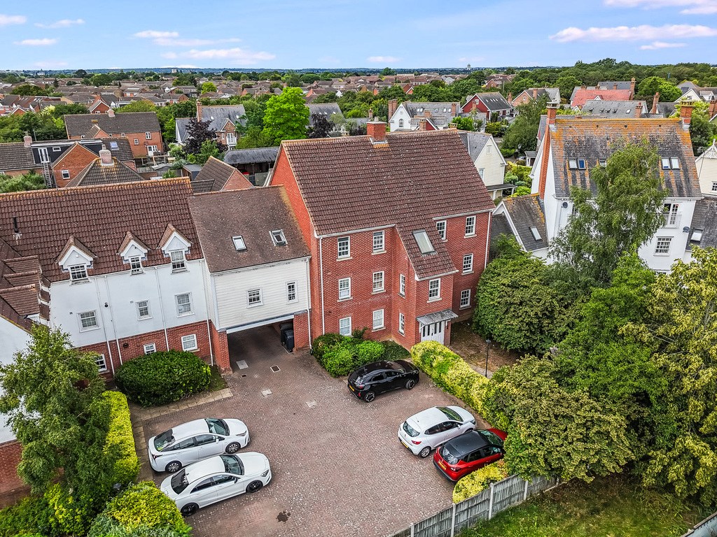 Burnell Gate, Beaulieu Park, Chelmsford, photo 10