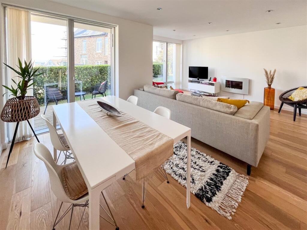 Two bedroom ground floor apartment, The Belyars, St. Ives, photo 5