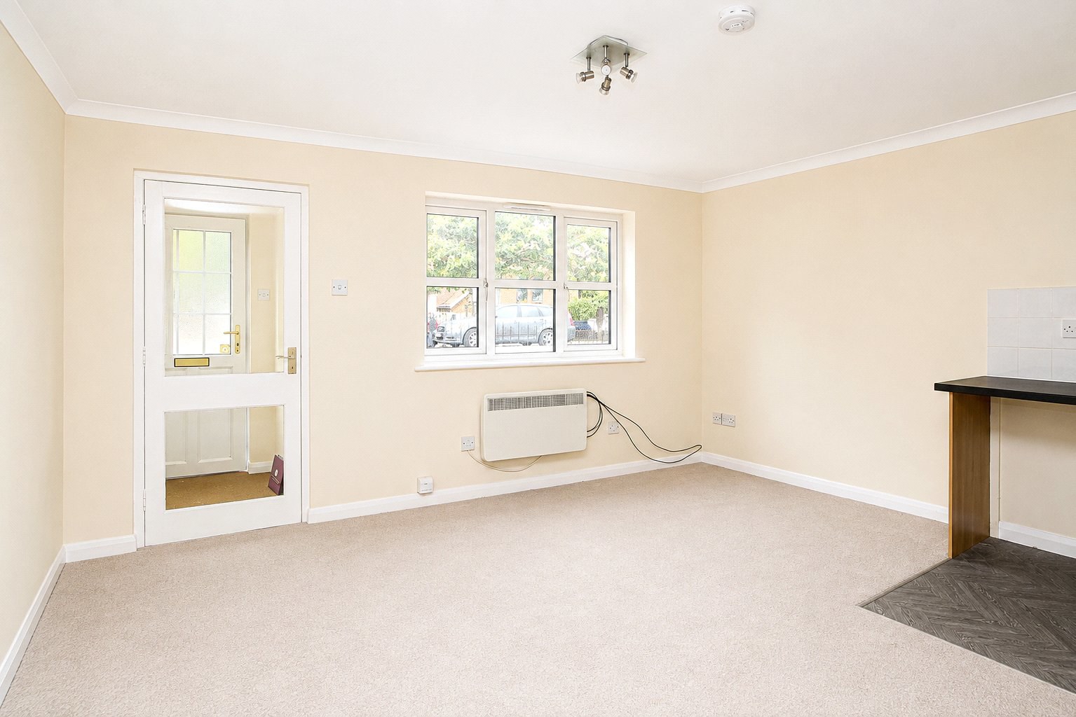 Chalet Court, Bordon, Hampshire, GU35, photo 4