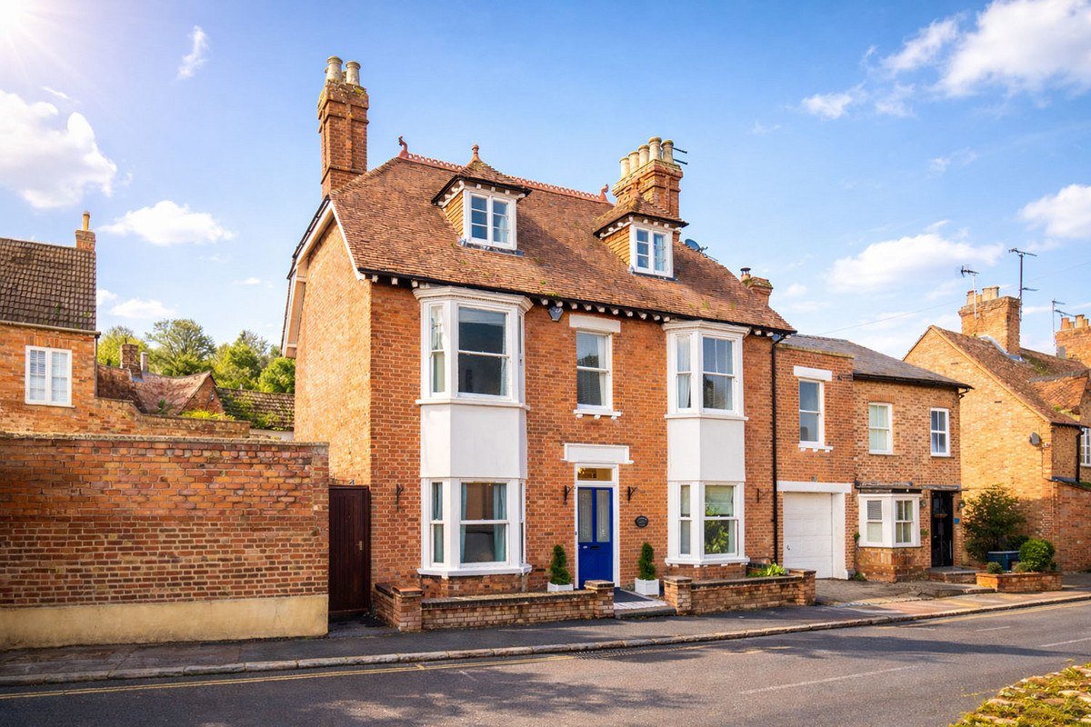 Bedford Road, Aspley Guise MK17