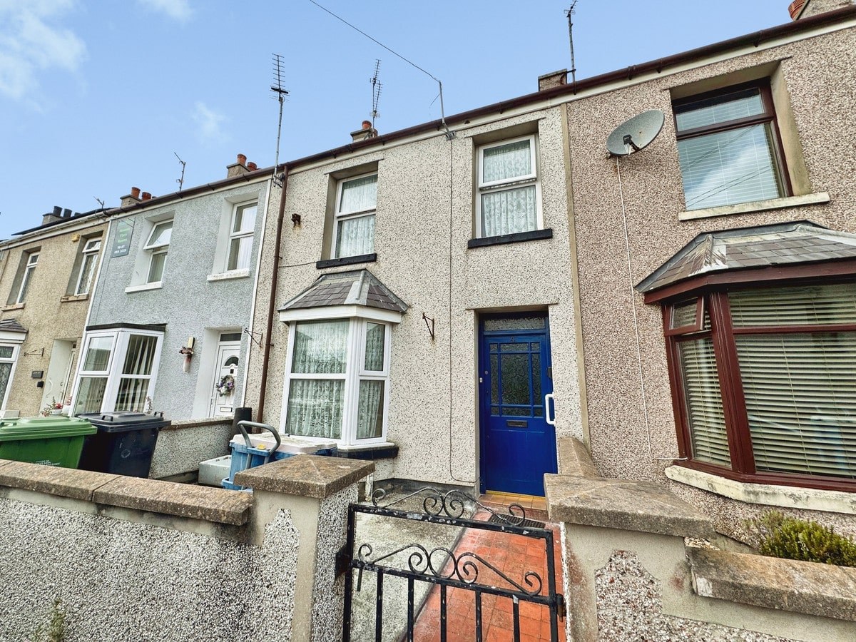 Longford Terrace