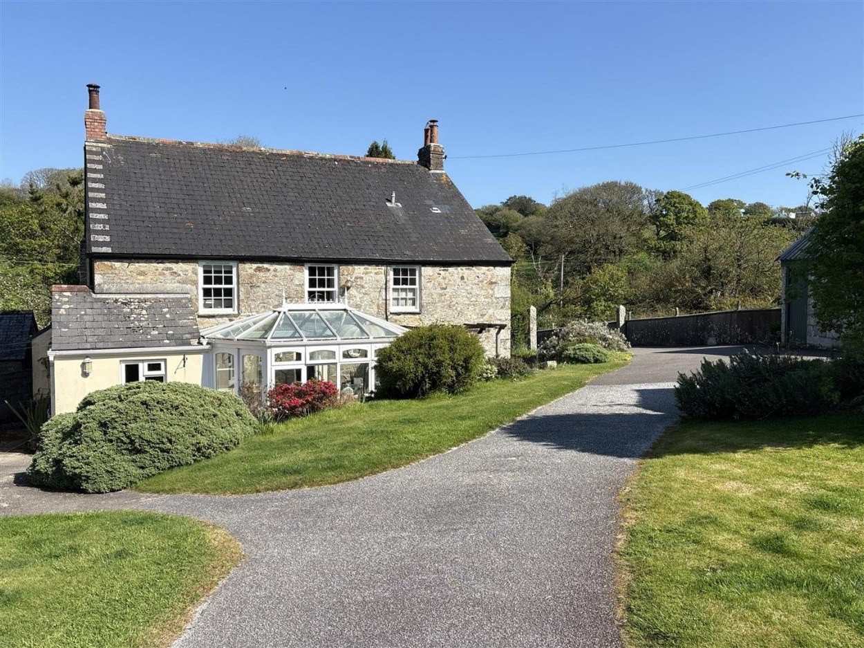 4 bed House - Detached for Sale