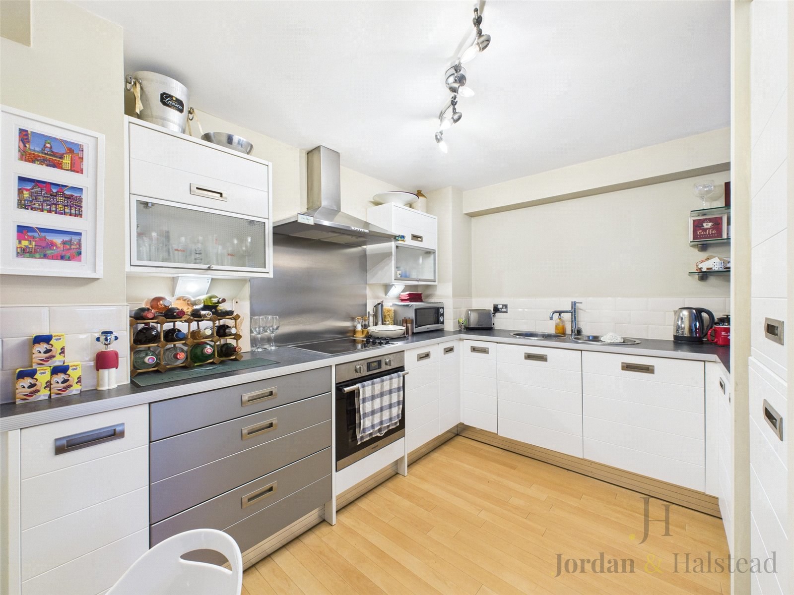 Wharton Court, Hoole Lane, Chester, Cheshire, CH2, photo 2