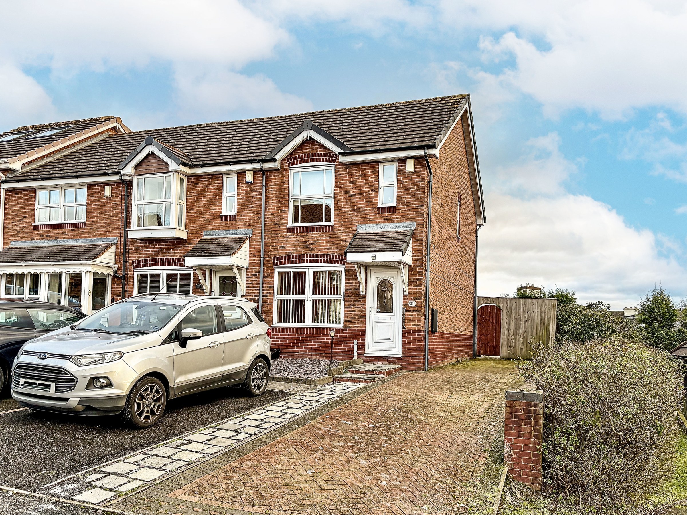 Garrick Close