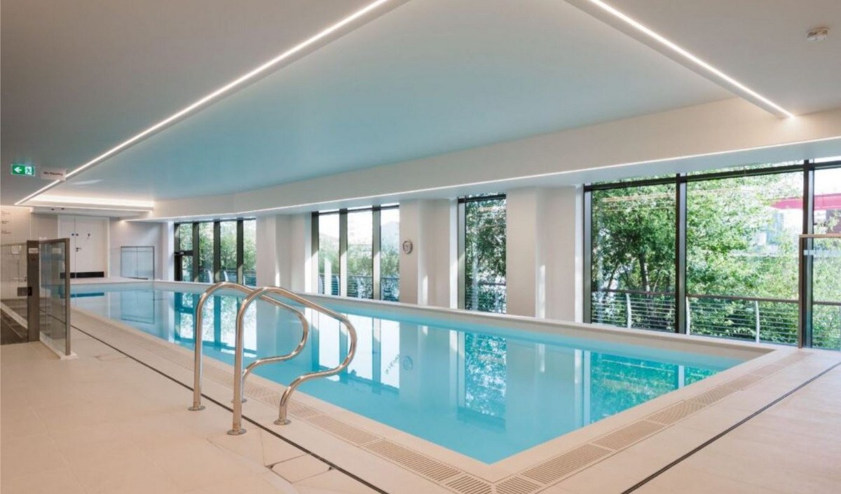 A great two bedroom apartment in the coveted Riverside Quarter development.
