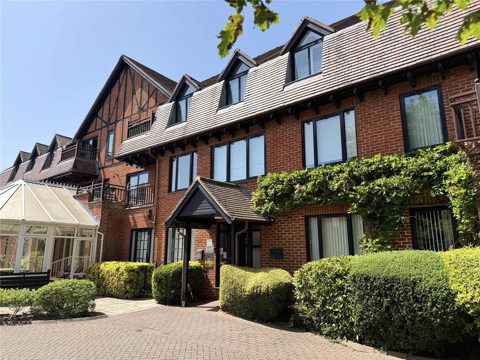 Hartford Court, Hartley Wintney, Hampshire, RG27