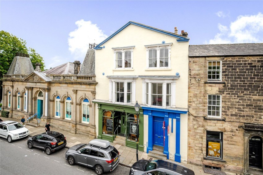 4 bed terraced for sale in Swan Road, Harrogate