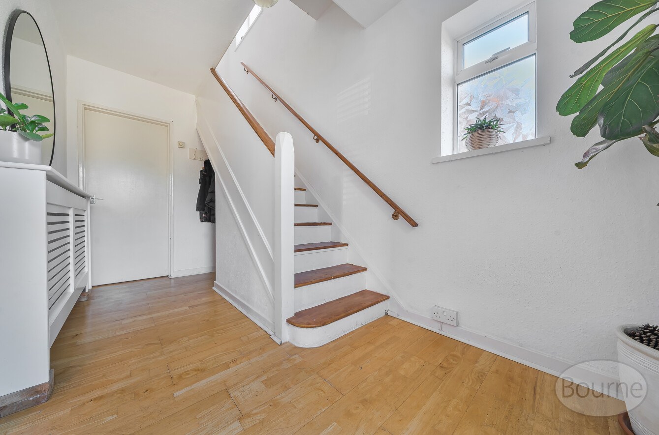 Glendale Drive, Guildford, Surrey, GU4, photo 11