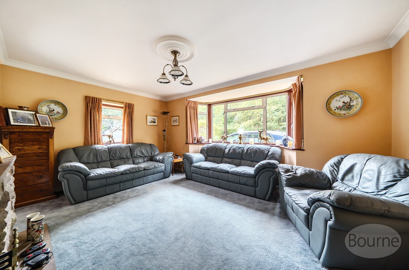 Camp End Road, St. Georges Hill, Weybridge, Surrey, KT13, photo 4