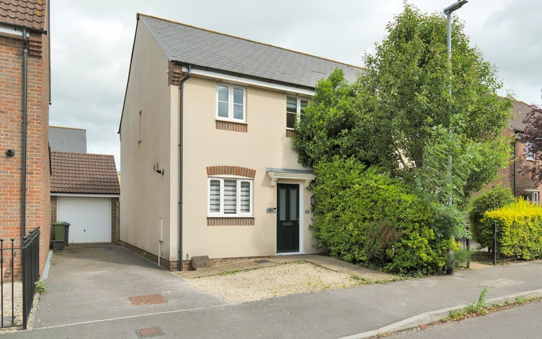 Hawthorn Road