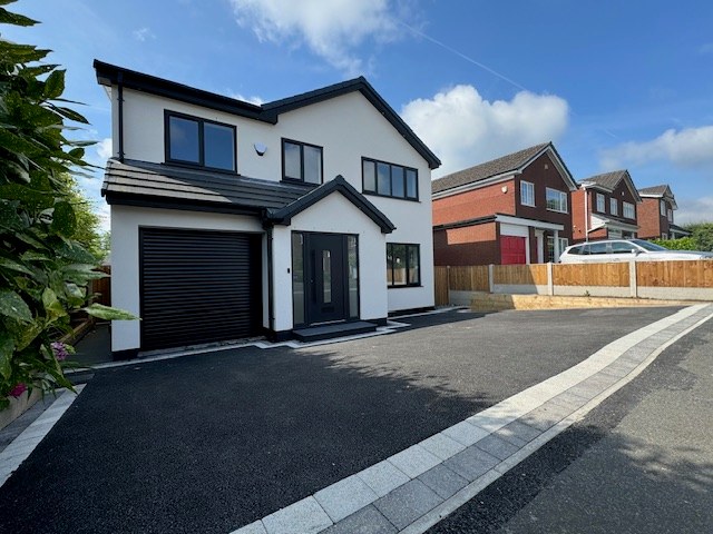 Chisholme Close