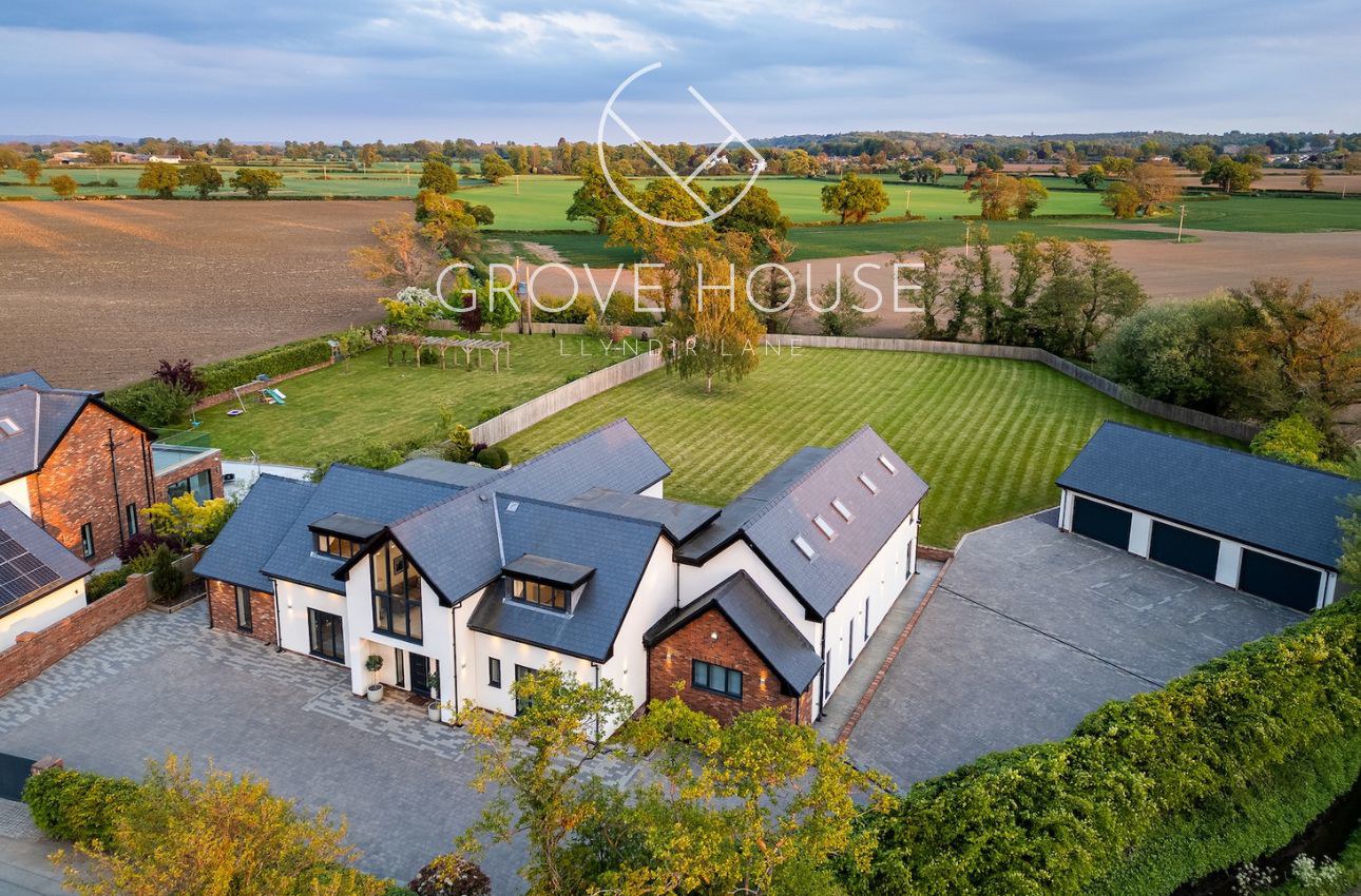 Llyndir Lane, Rossett, LL12