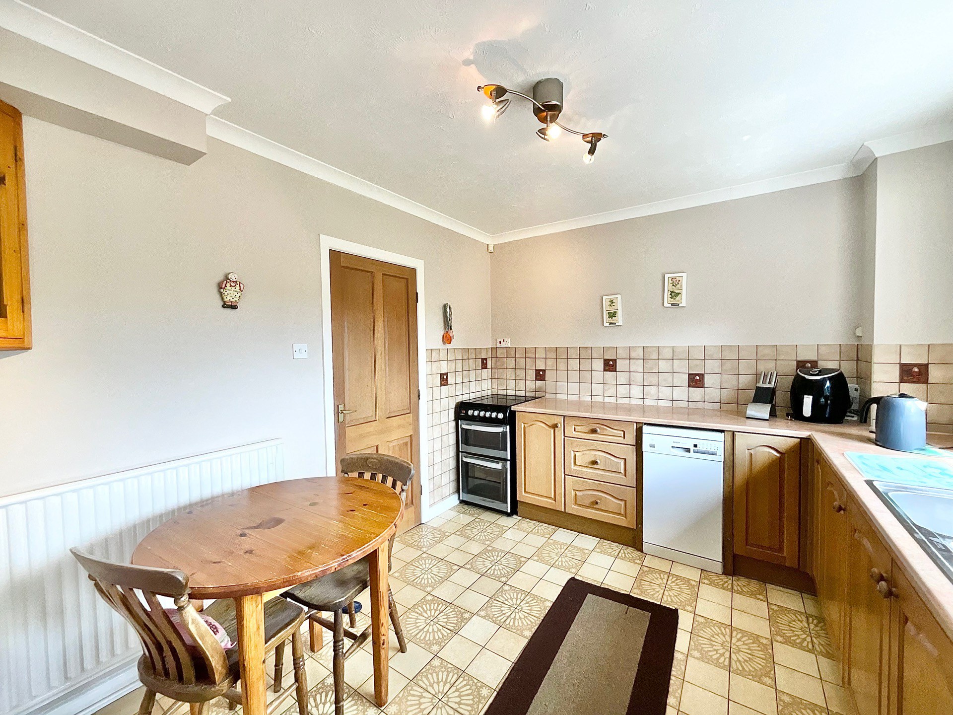 School Close, Dilhorne, ST10, photo 3