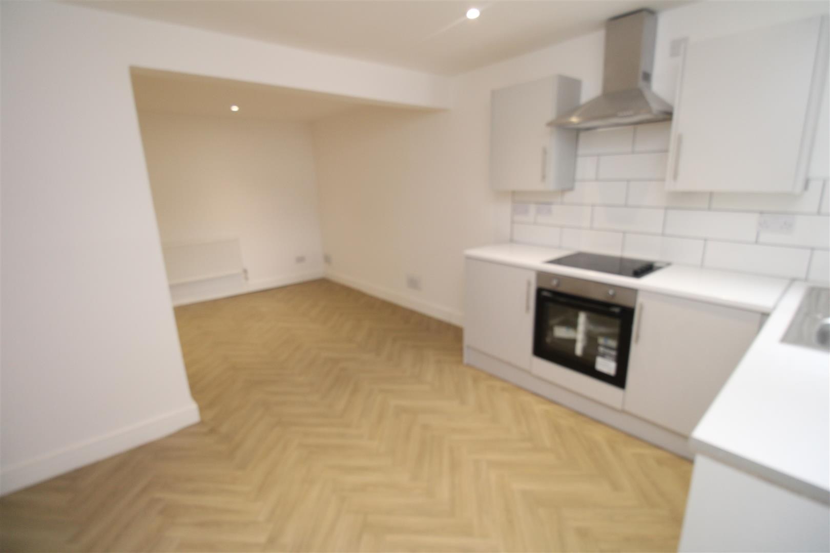House - Terraced For Rent Gray Street